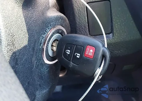 2015 Toyota Rav4 Le z USA, uszkodzony, nr VIN JTMZFREV8FD077036